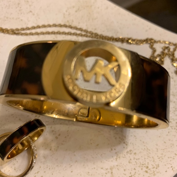 Jewelry must have - Picture 3 of 5